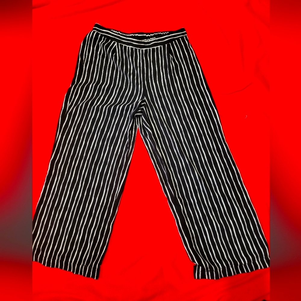 Raffaello classic XL white and black stripped pants